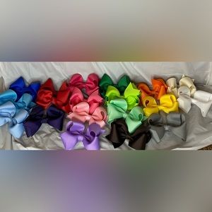 🎀 19 hair bows 🎀